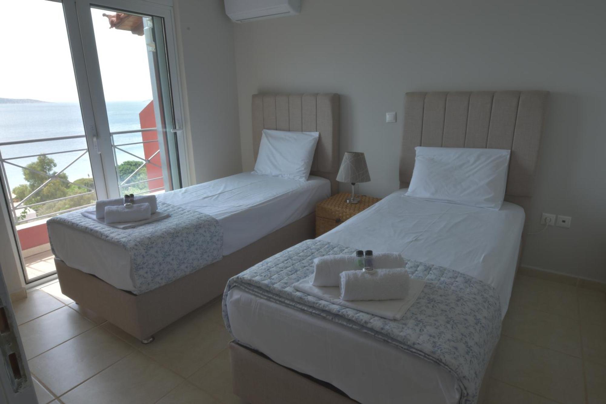 Blue Bay View - Beach House Vathirrevma Экстерьер фото